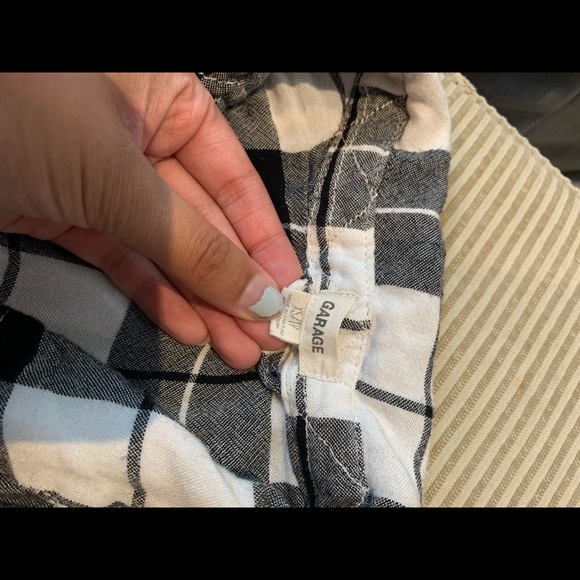 LAST CHANCE🌸garage black and white plaid flannel - Picture 2 of 2